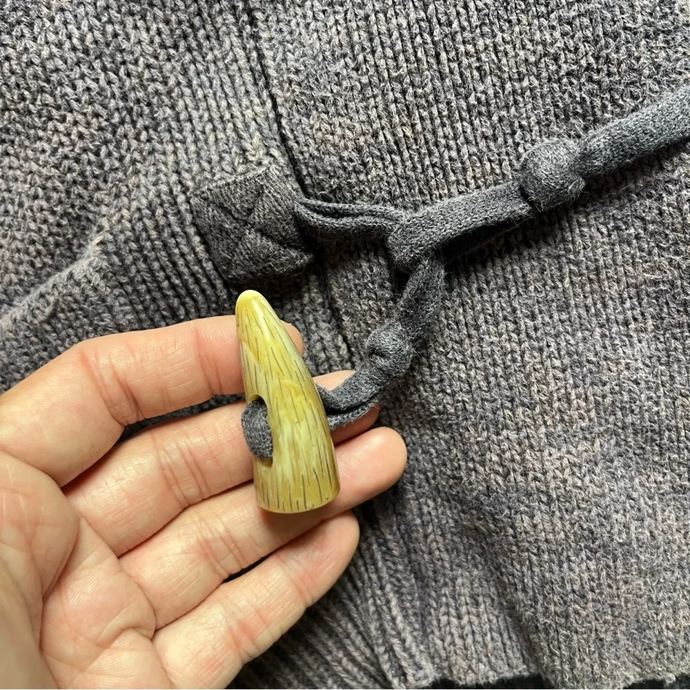 MARGARET O’LEARY plum pale purple chunky‎ knit toggle button up shawl cardigan